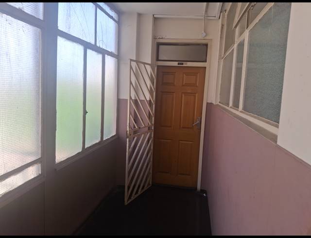 2 BEDROOM APARTMENT FOR SALE IN KEMPTON PARK CENTRAL
